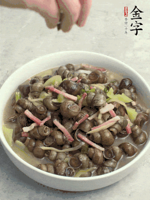 出鍋，撒點蔥花。